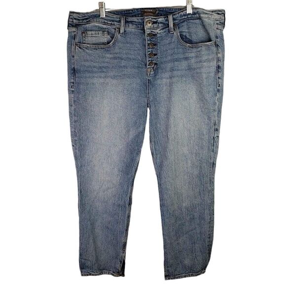 Torrid Jeans Women's Plus Size 18R Light Wash Denim High-Rise Straight Leg - Picture 2 of 11